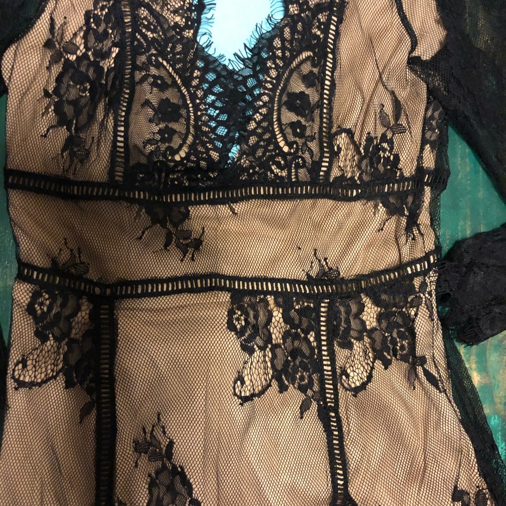 New- Low-cut Sexy Black Lace Dress